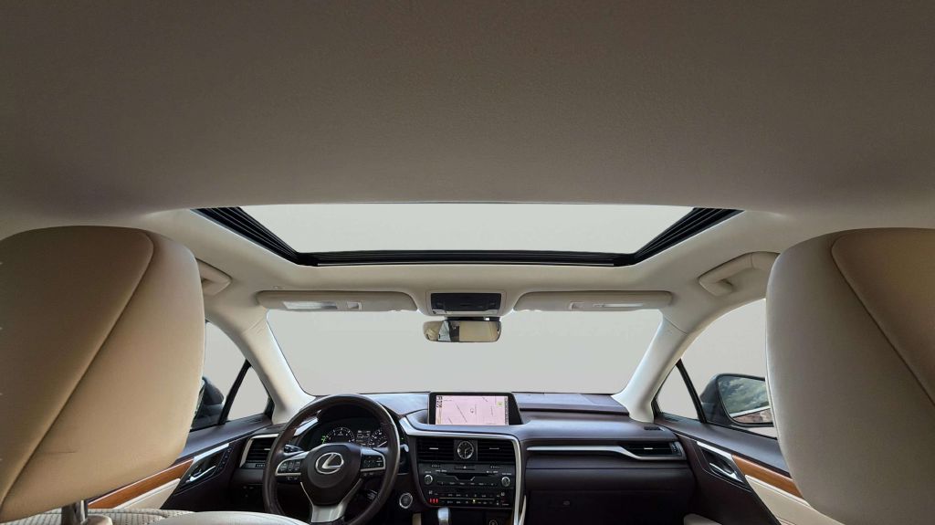 Photo 23 of this LEXUS RX 350