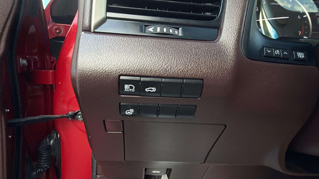 Photo 28 of this LEXUS RX 350