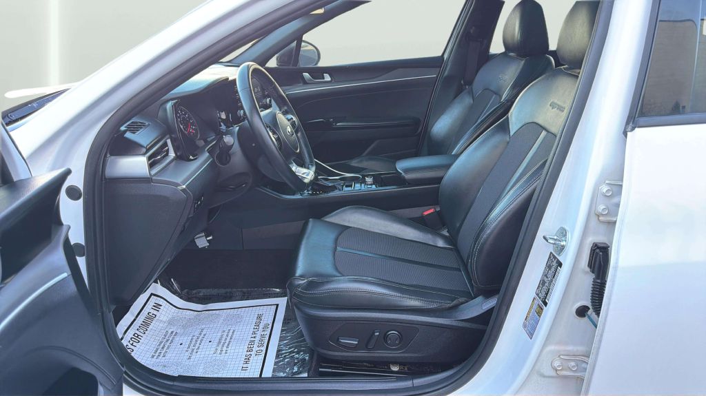Photo 11 of this KIA K5