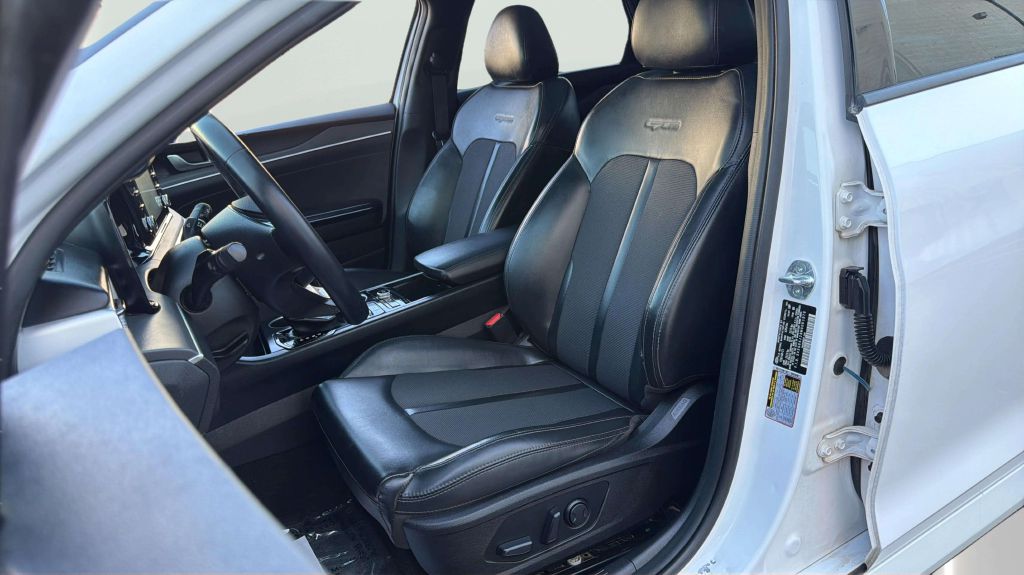 Photo 12 of this KIA K5