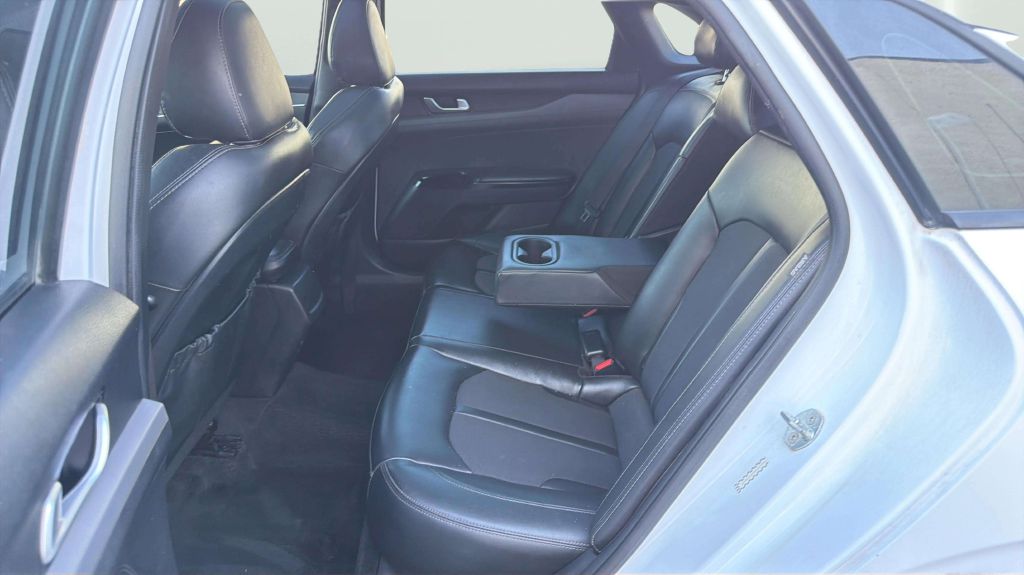 Photo 20 of this KIA K5