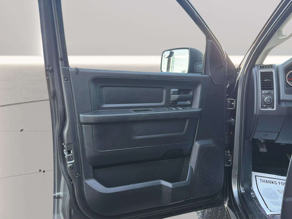 Photo 14 of this RAM 1500 CLASSIC