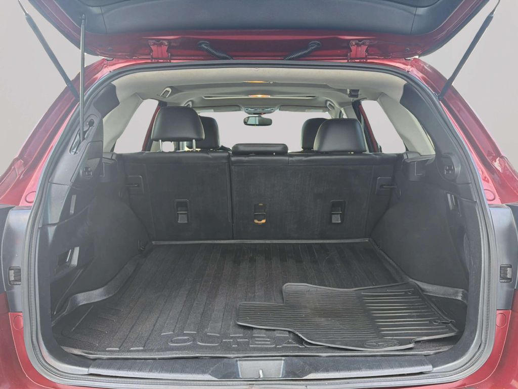 Photo 32 of this SUBARU OUTBACK