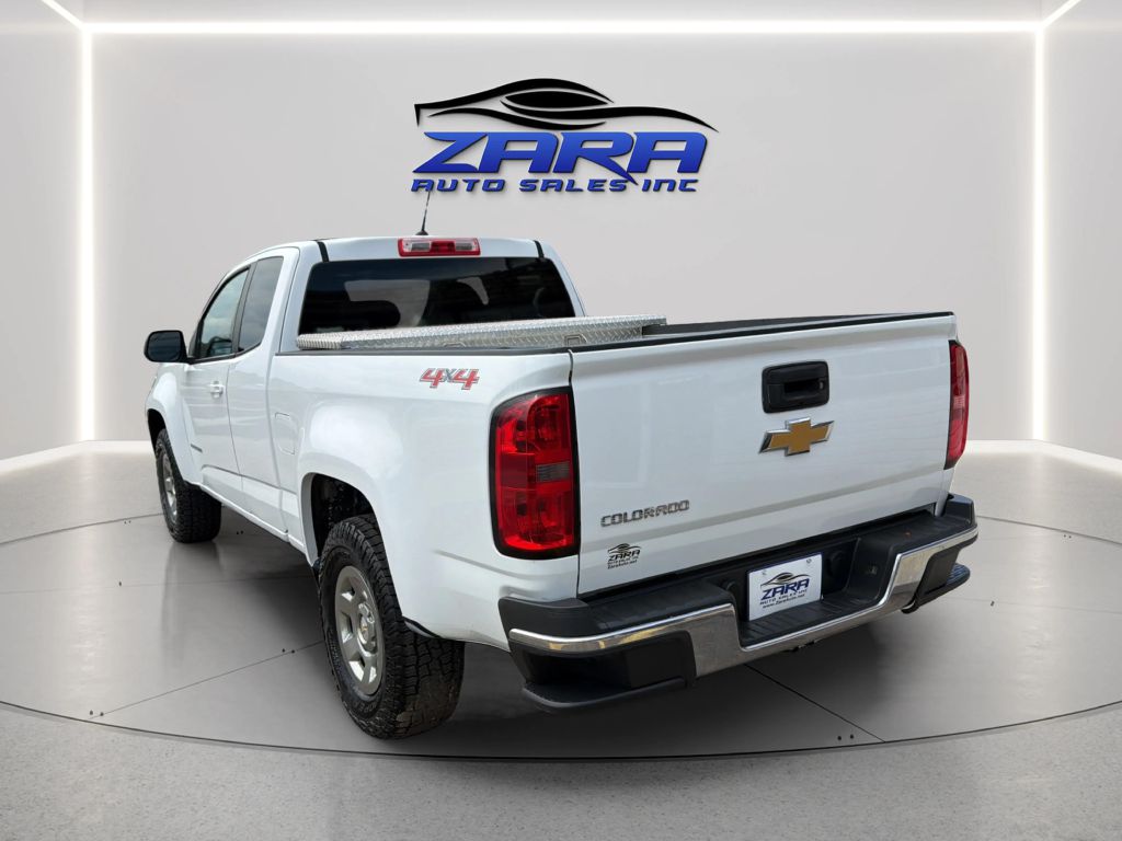 Photo 5 of this CHEVROLET COLORADO