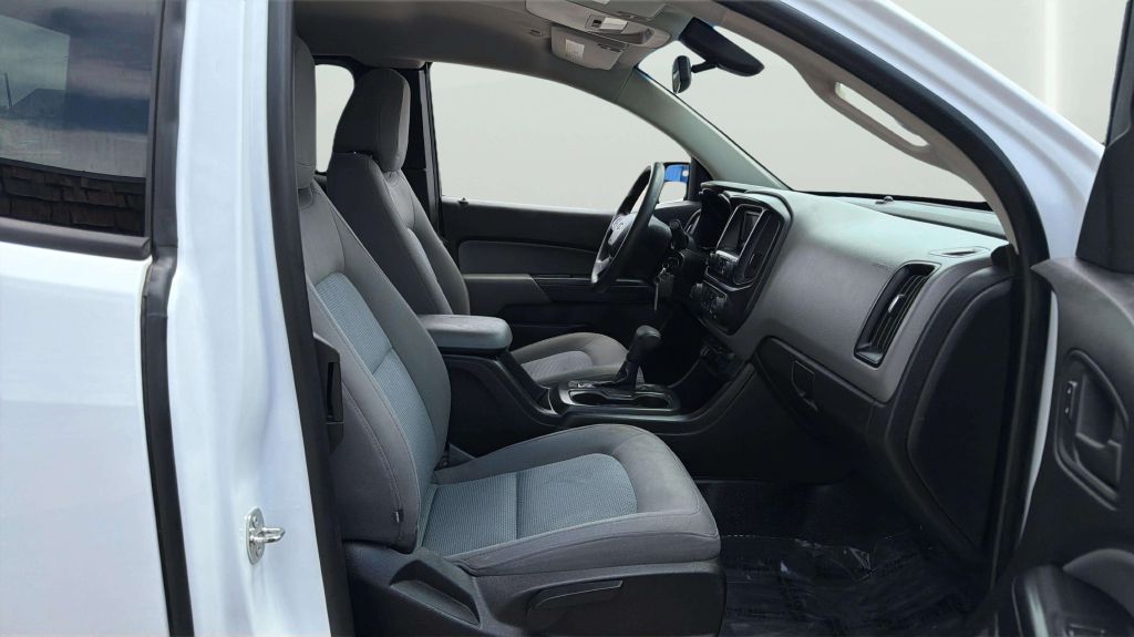 Photo 13 of this CHEVROLET COLORADO