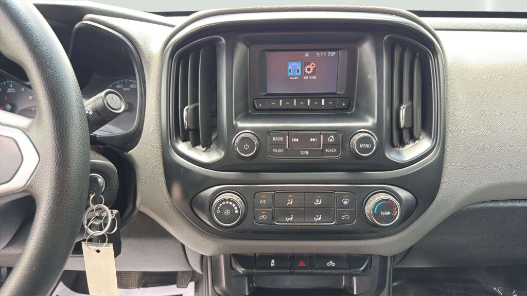 Photo 21 of this CHEVROLET COLORADO