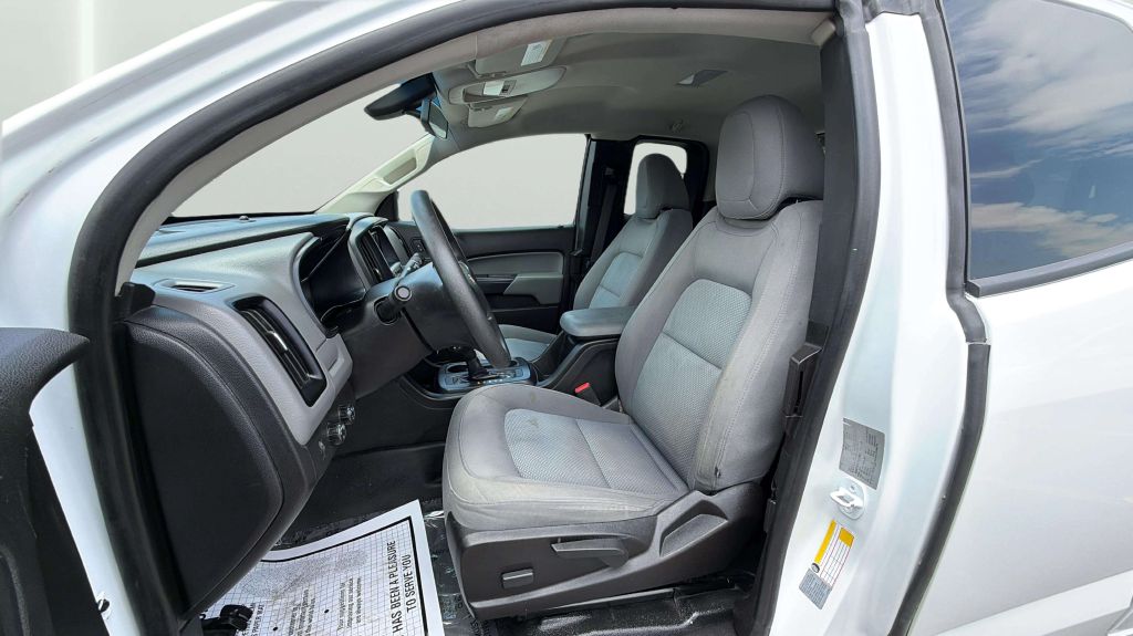 Photo 27 of this CHEVROLET COLORADO