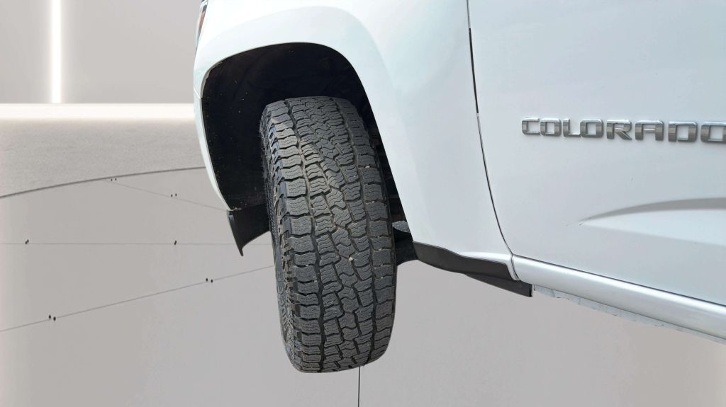 Photo 32 of this CHEVROLET COLORADO