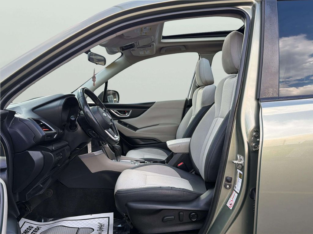 Photo 11 of this SUBARU FORESTER