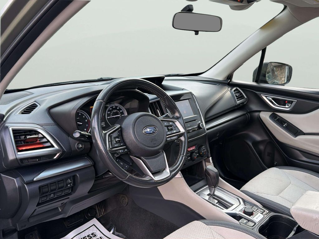Photo 14 of this SUBARU FORESTER