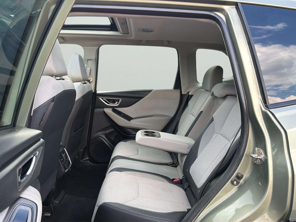 Photo 17 of this SUBARU FORESTER
