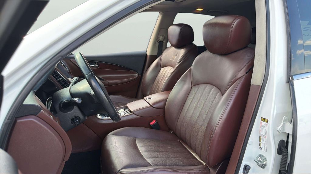 Photo 12 of this INFINITI QX50