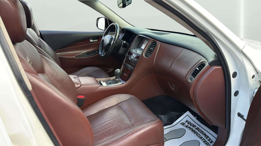 Photo 15 of this INFINITI QX50