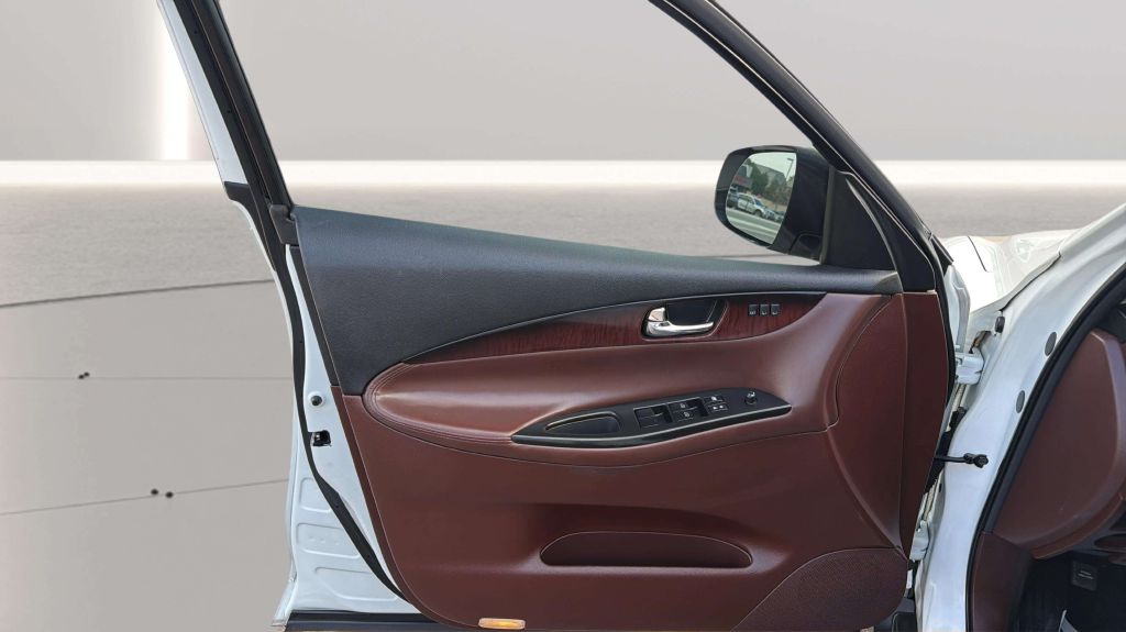Photo 18 of this INFINITI QX50