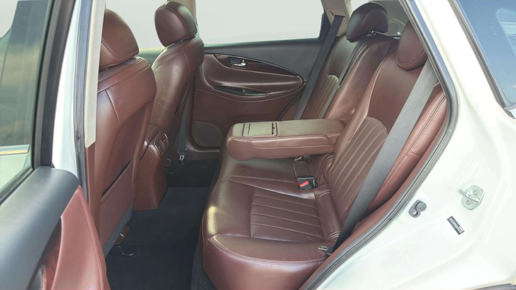 Photo 20 of this INFINITI QX50