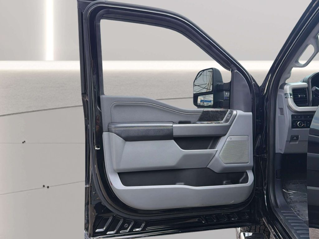 Photo 14 of this FORD F-250 SUPER DUT