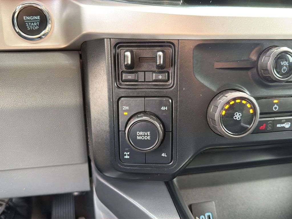 Photo 28 of this FORD F-250 SUPER DUT
