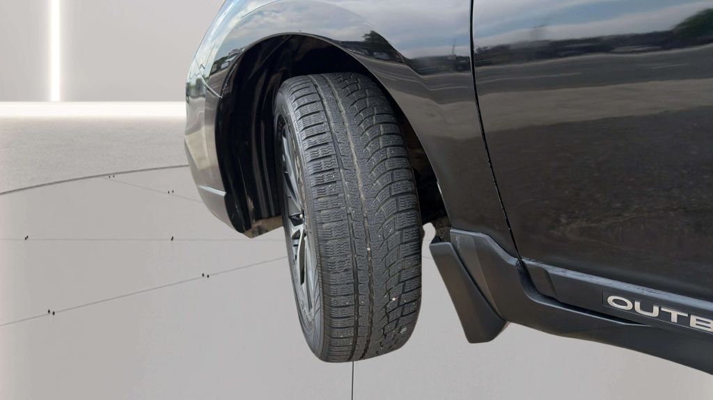 Photo 32 of this SUBARU OUTBACK