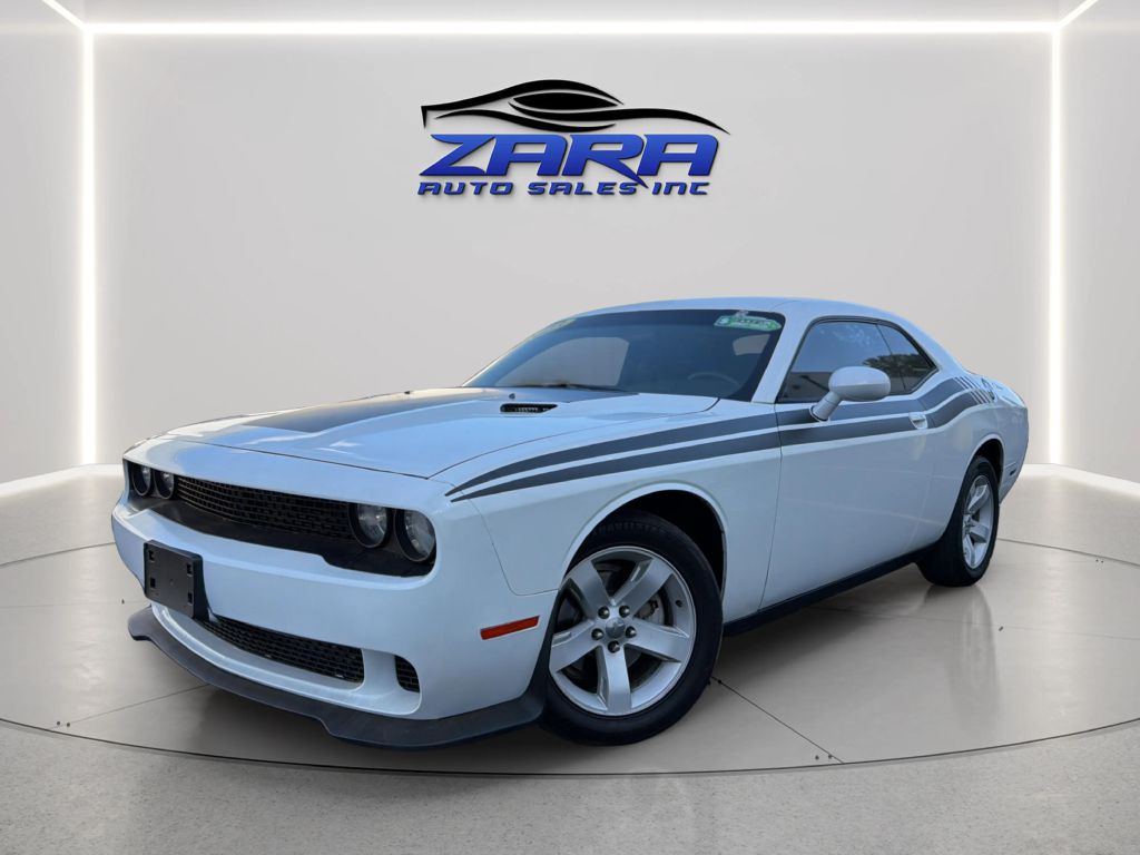 White 2013 Dodge Challenger Coupe Rear-Wheel Drive Automatic