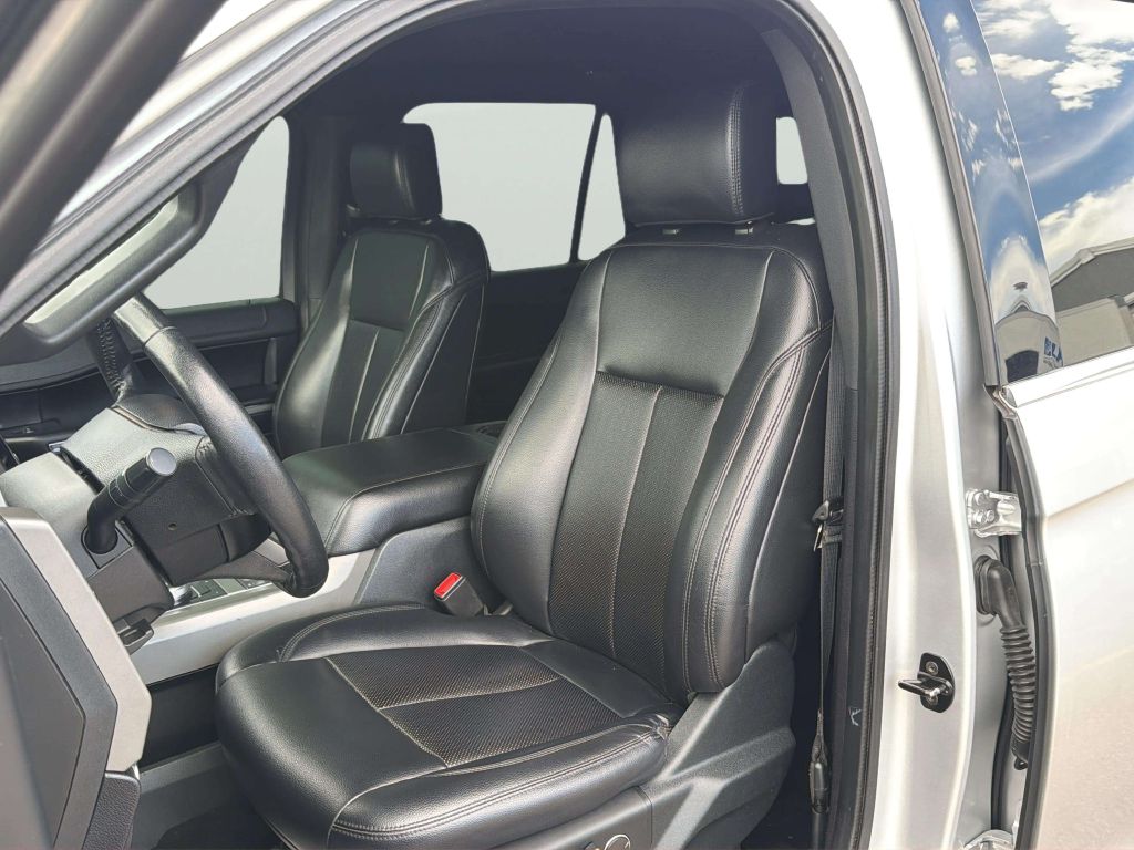 Photo 12 of this FORD EXPEDITION
