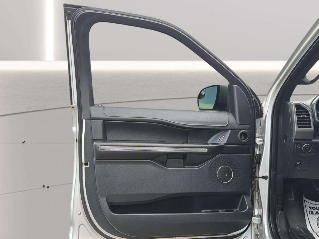 Photo 14 of this FORD EXPEDITION