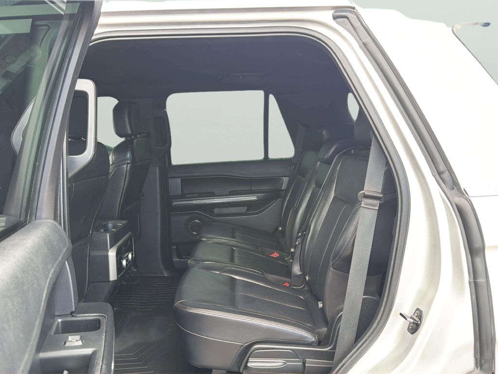 Photo 16 of this FORD EXPEDITION