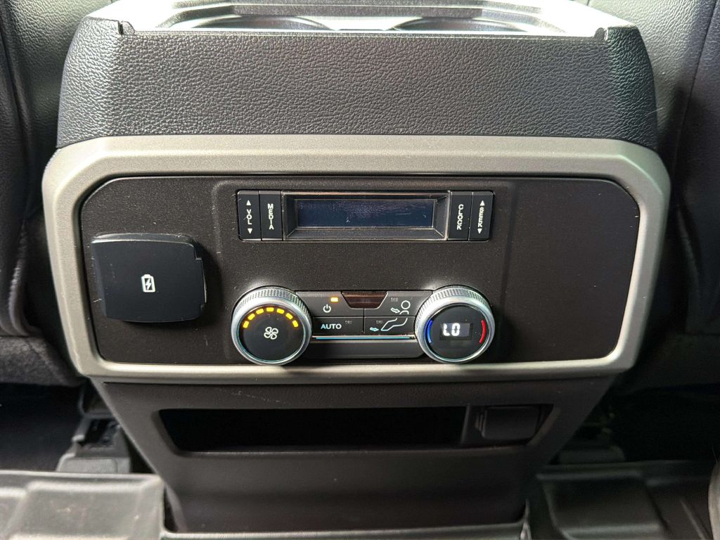 Photo 18 of this FORD EXPEDITION