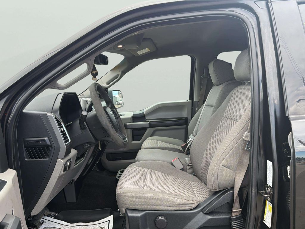 Photo 10 of this FORD F-150