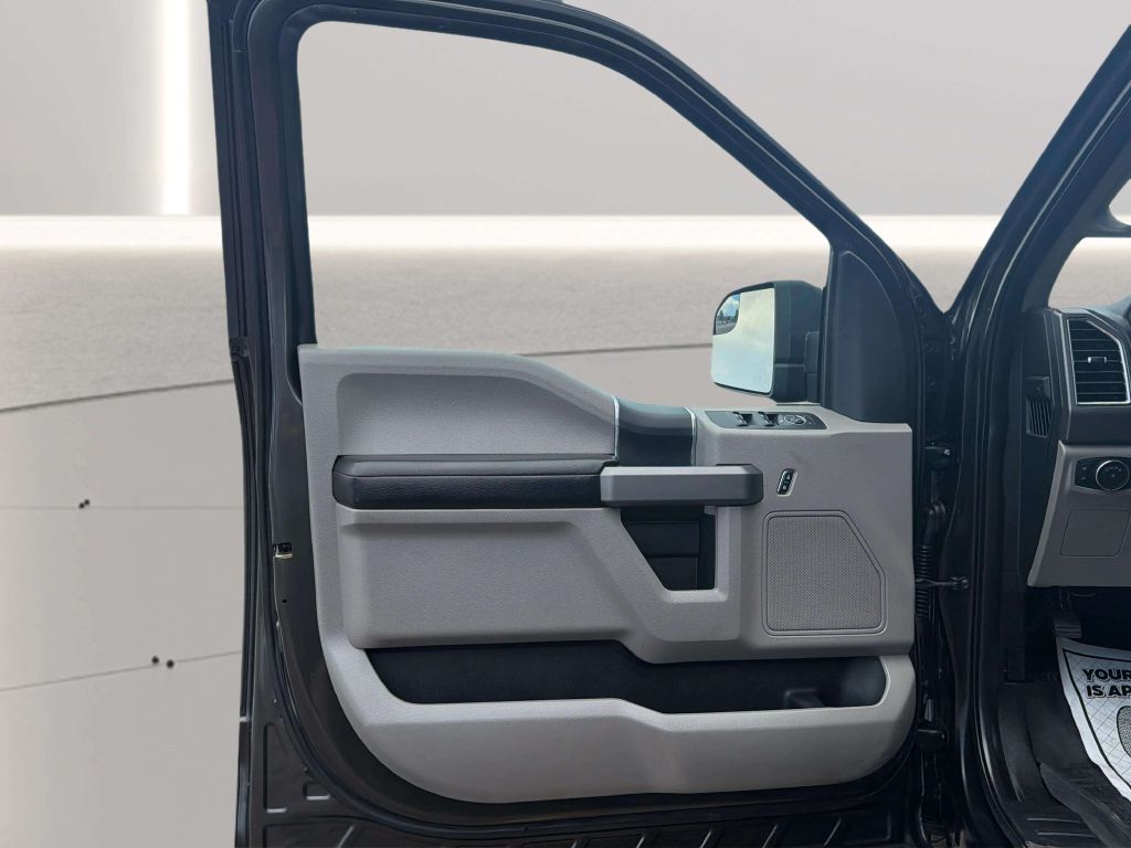 Photo 13 of this FORD F-150