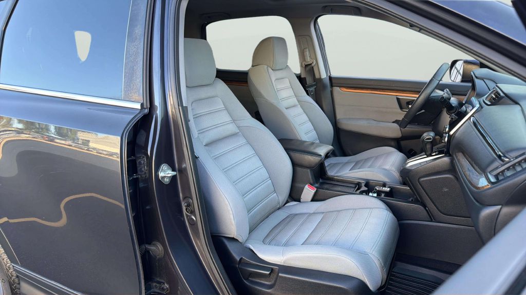 Photo 14 of this HONDA CR-V