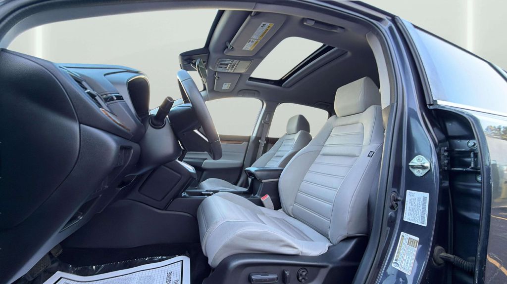 Photo 31 of this HONDA CR-V