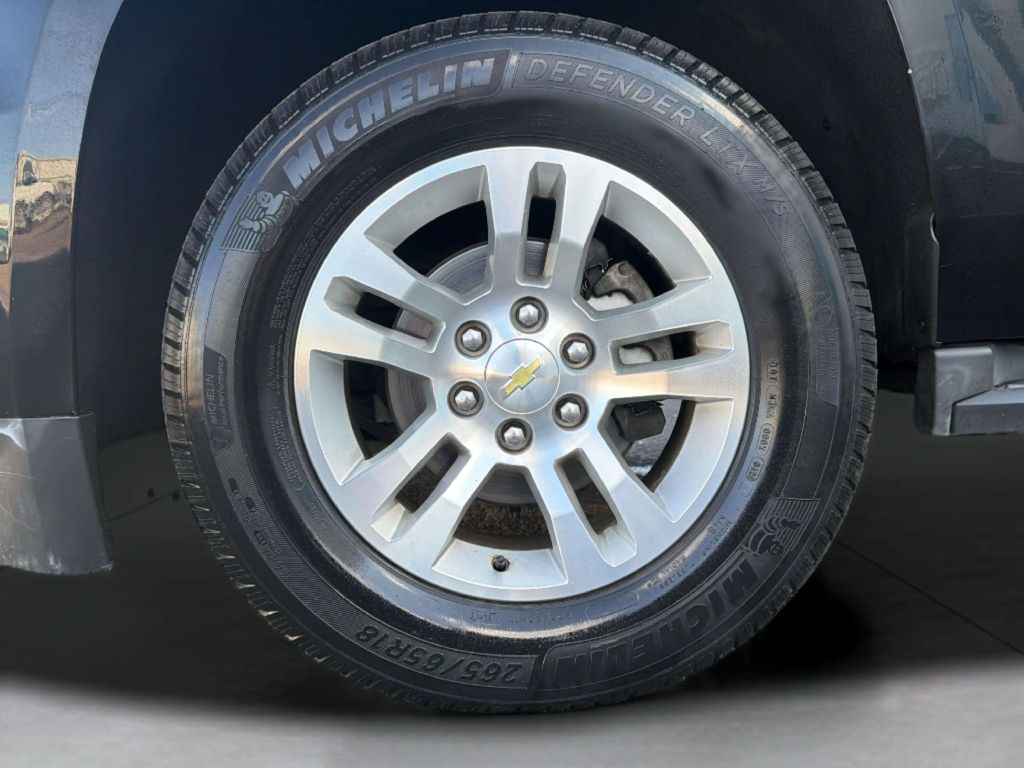 Photo 32 of this CHEVROLET TAHOE