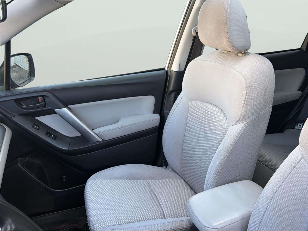 Photo 14 of this SUBARU FORESTER
