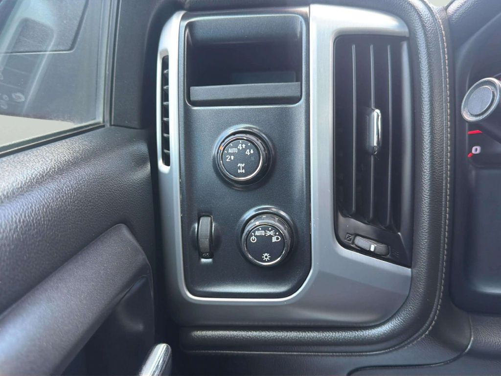 Photo 24 of this GMC SIERRA 1500