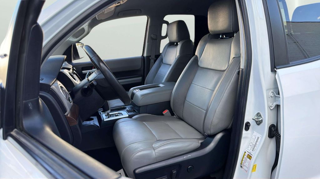 Photo 12 of this TOYOTA TUNDRA