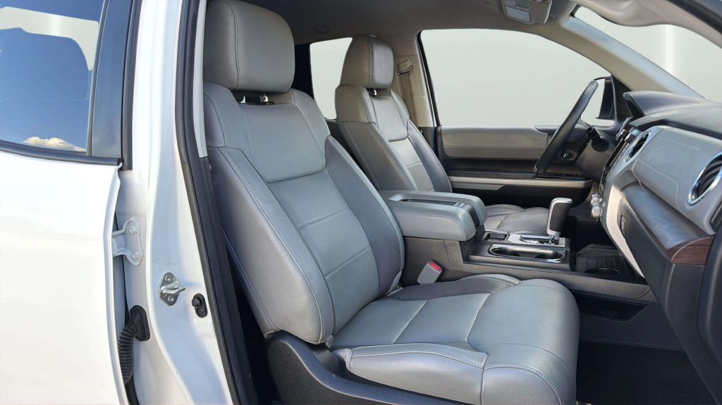 Photo 14 of this TOYOTA TUNDRA