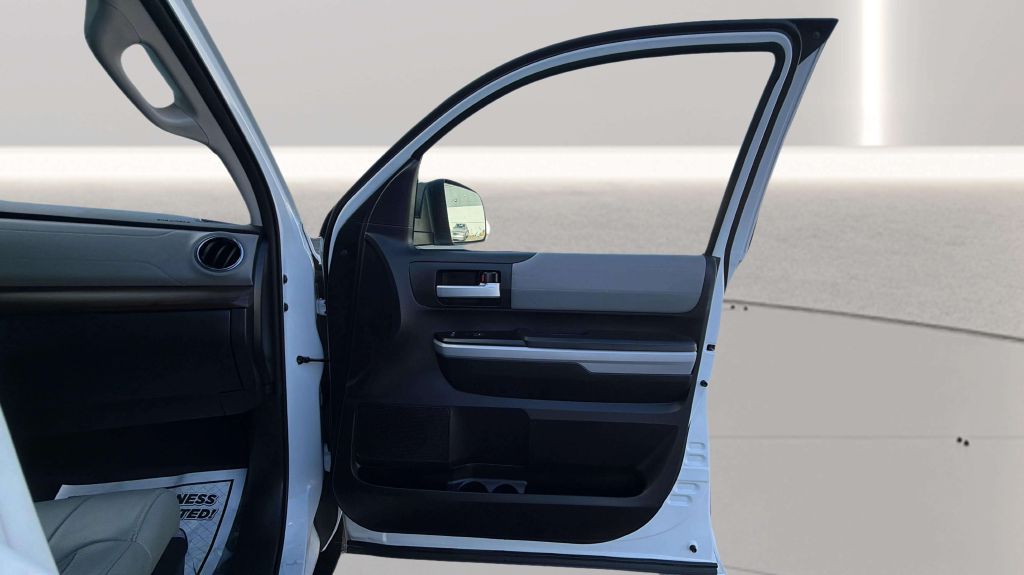 Photo 16 of this TOYOTA TUNDRA