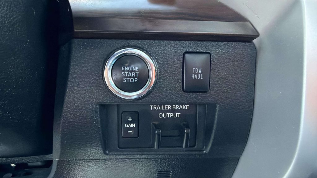 Photo 27 of this TOYOTA TUNDRA