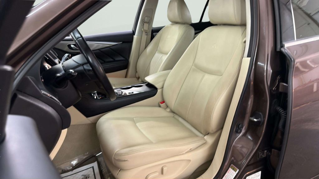 Photo 12 of this INFINITI Q50