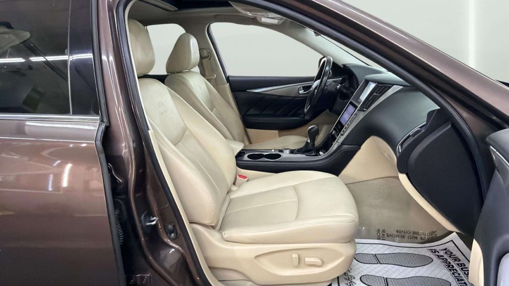 Photo 13 of this INFINITI Q50