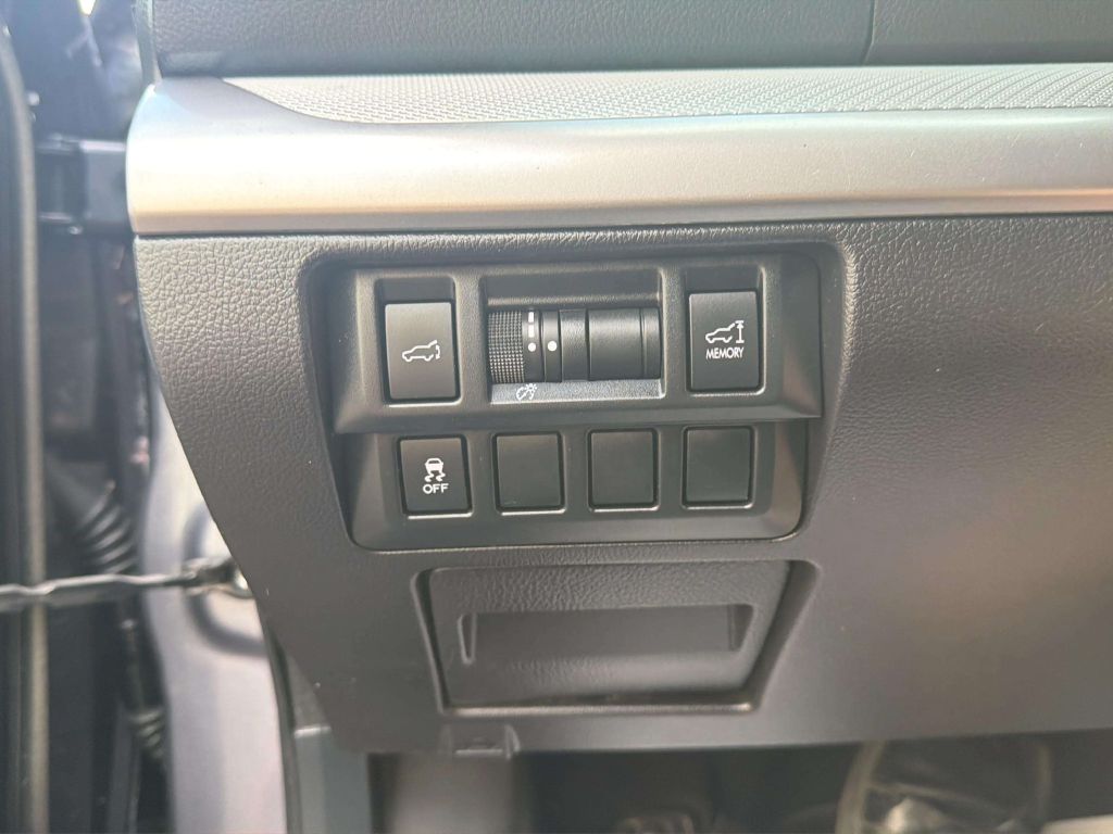 Photo 25 of this SUBARU OUTBACK