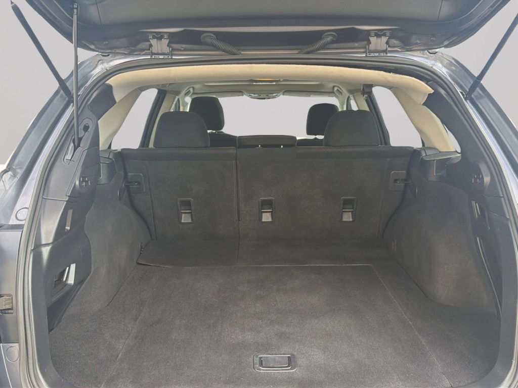 Photo 27 of this SUBARU OUTBACK