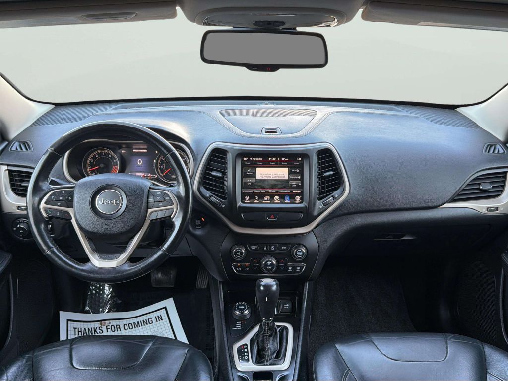 Photo 16 of this JEEP CHEROKEE