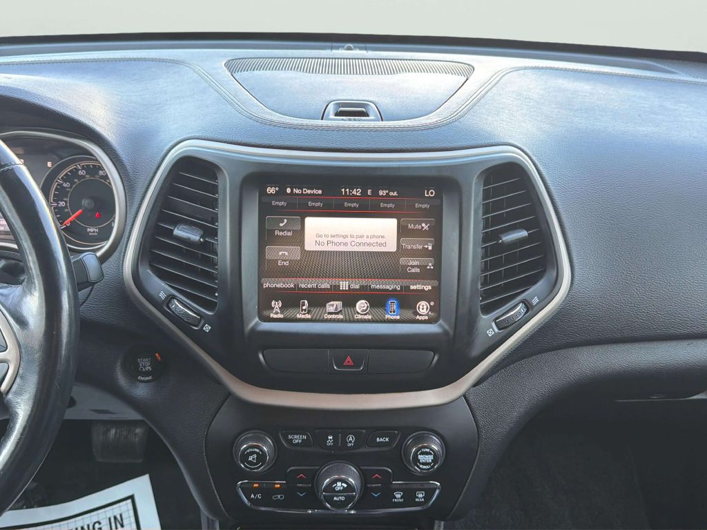 Photo 17 of this JEEP CHEROKEE
