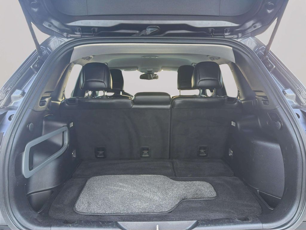 Photo 26 of this JEEP CHEROKEE