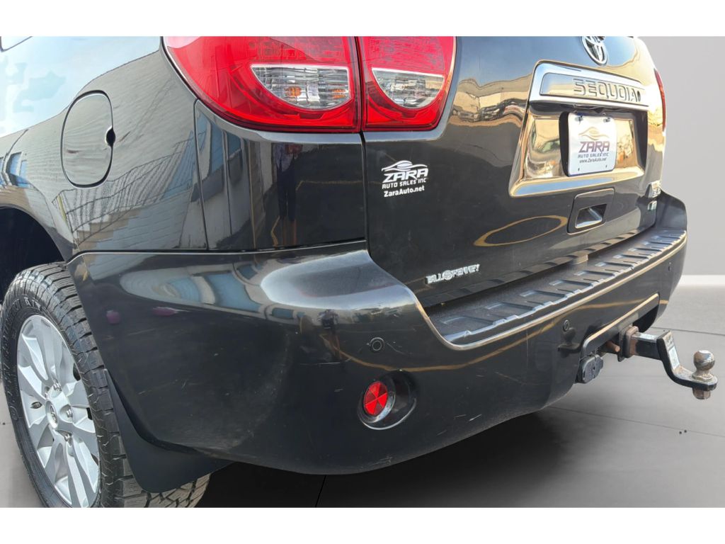 Photo 11 of this TOYOTA SEQUOIA