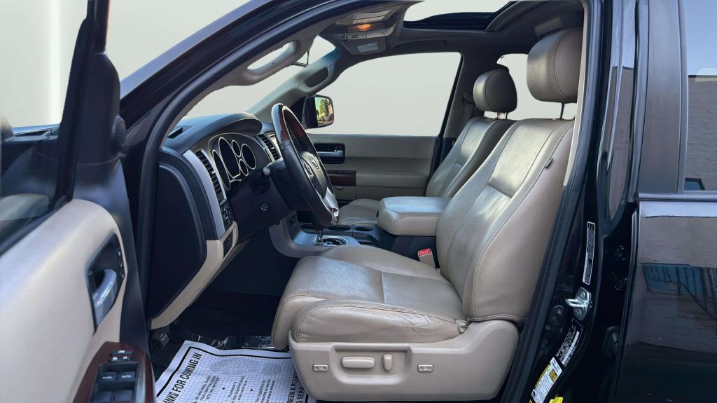 Photo 12 of this TOYOTA SEQUOIA