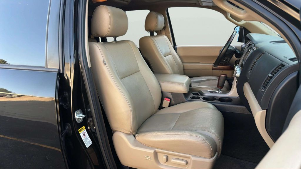 Photo 15 of this TOYOTA SEQUOIA
