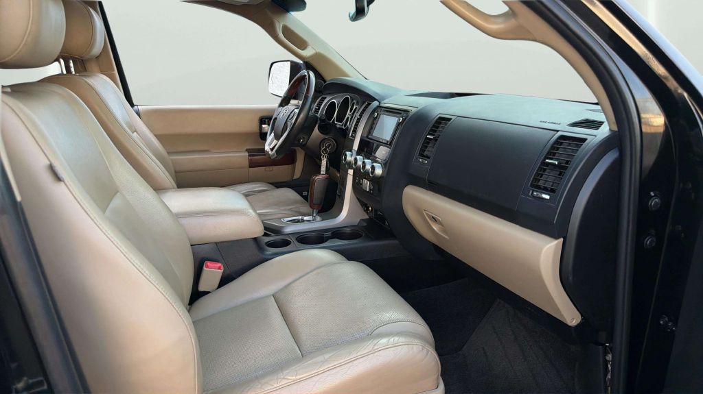 Photo 16 of this TOYOTA SEQUOIA