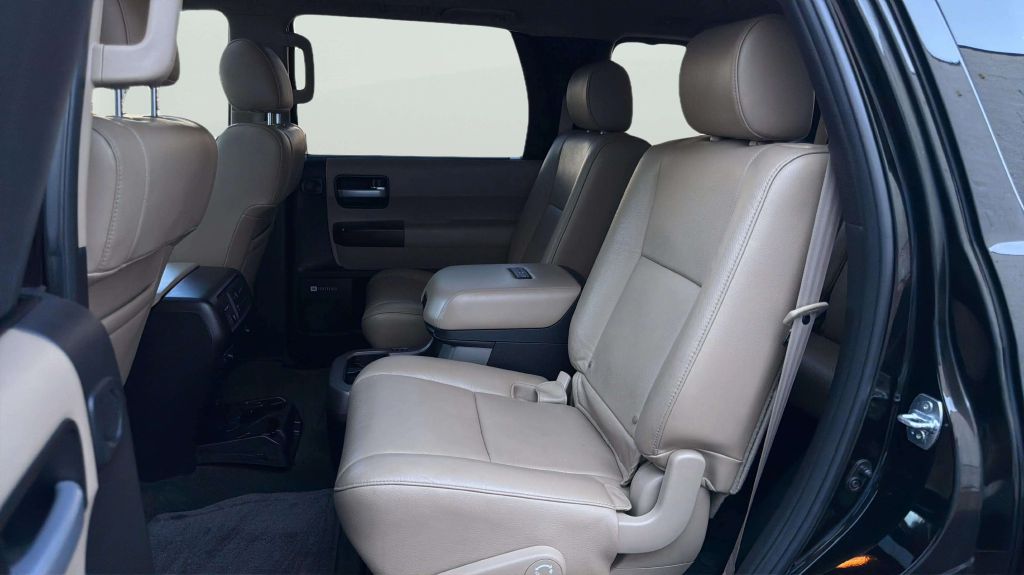 Photo 21 of this TOYOTA SEQUOIA